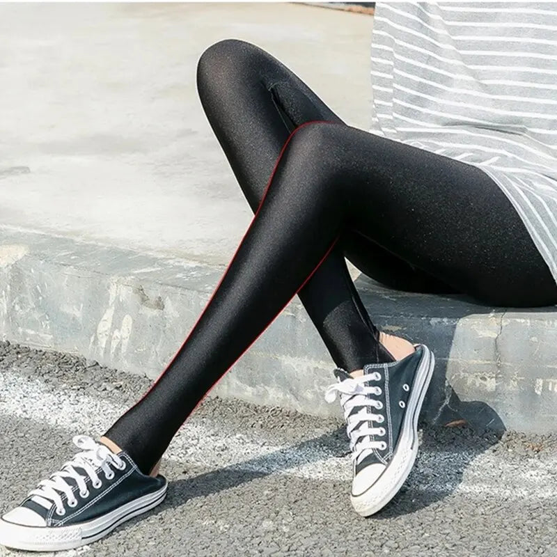 Plus Size Casual Leggings, Women's Plus Solid Faux Leather Ruched Hip Lifting High Rise High Stretch Skinny Leggings Black Shiny